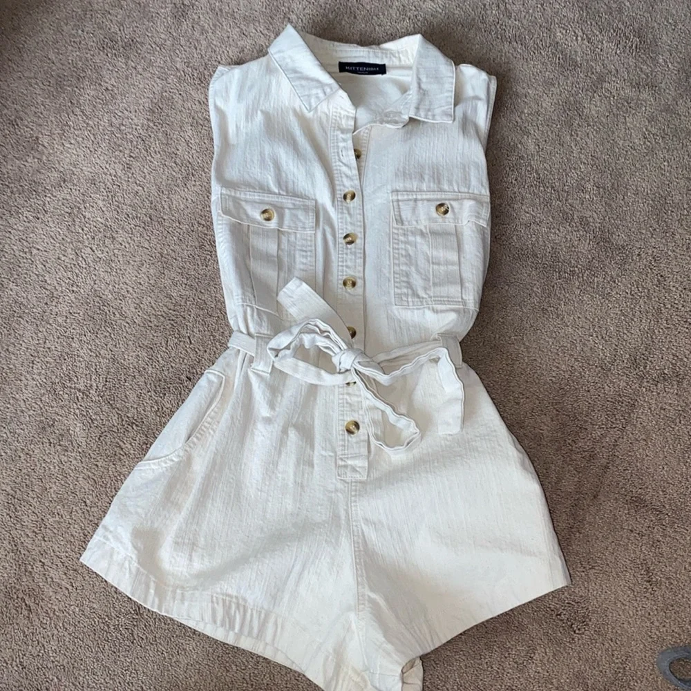 Kittenish romper - Picture 1 of 4
